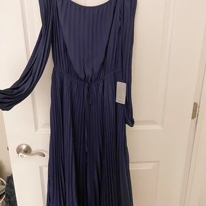 Off the Shoulder Pleated Dress